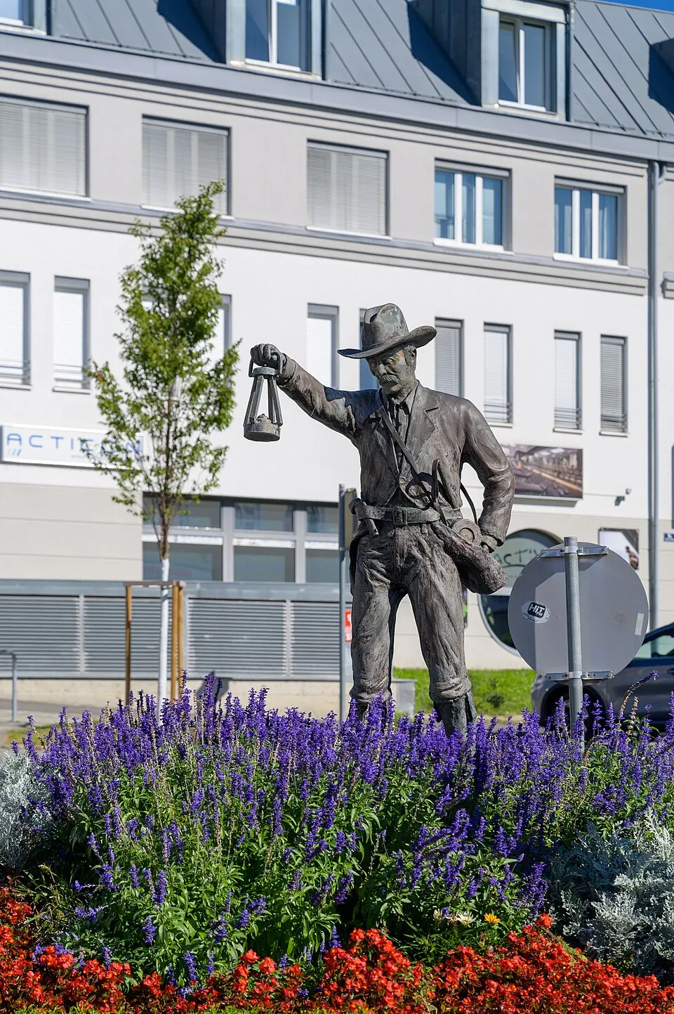 The city of Grapevine in Texas (USA) has been a sister city of Krems an der Donau since 1999. The statue of the “Night Watchman of Grapevine” at the L